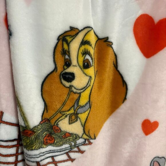 Disney Lady and The Tramp Pink White Valentine’s Day Pasta Heart Blanket NWT - Picture 2 of 5
